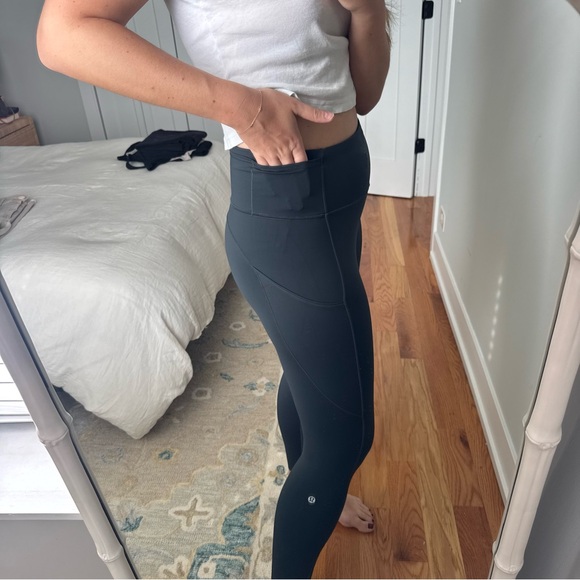 Lululemon Fast & Free 7/8 Leggings Size 8 - Picture 4 of 7